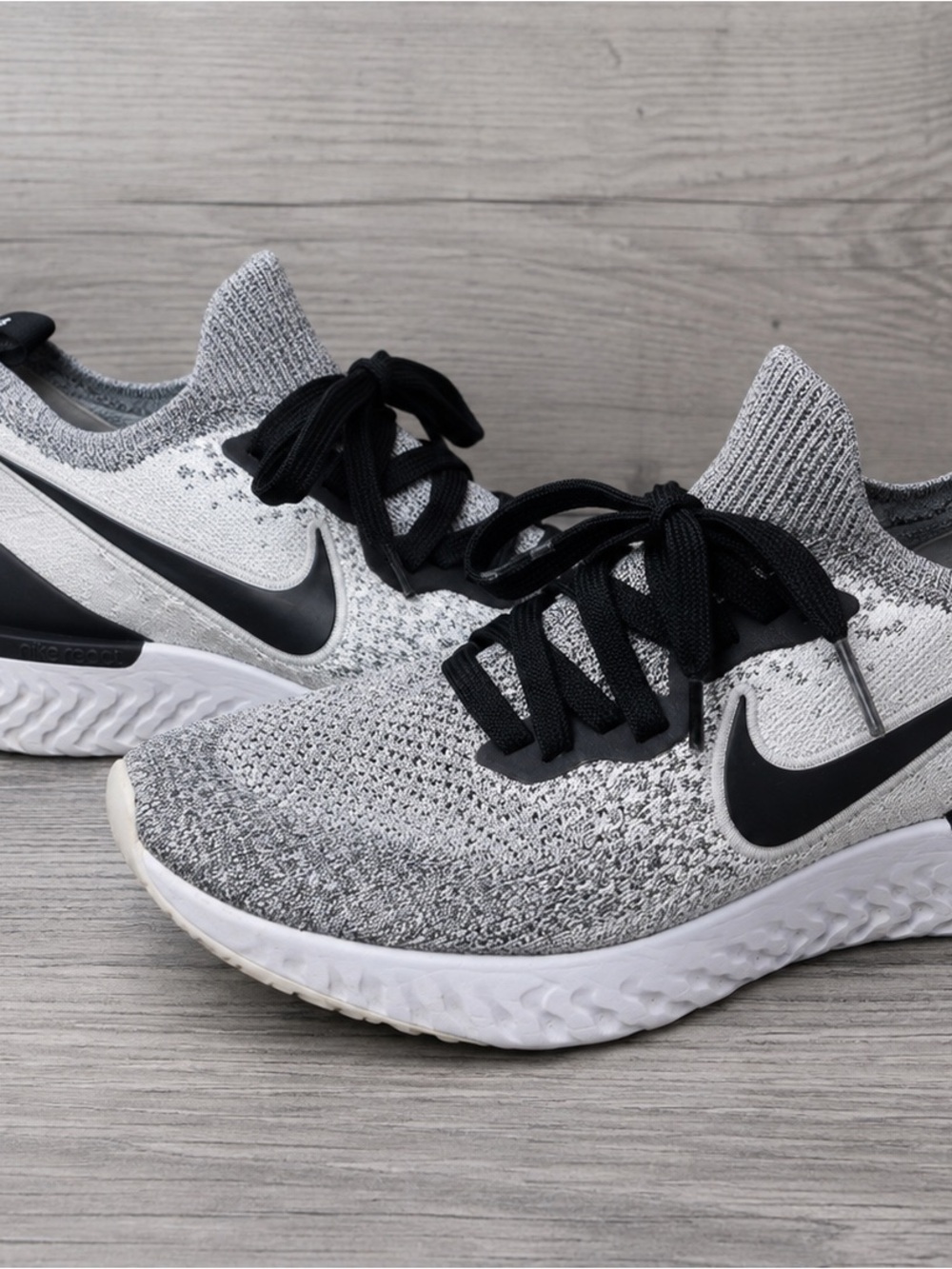 Nike Epic React Flyknit 2 Men’s Size 7.5 Grey and Black Flyknit Running Shoes